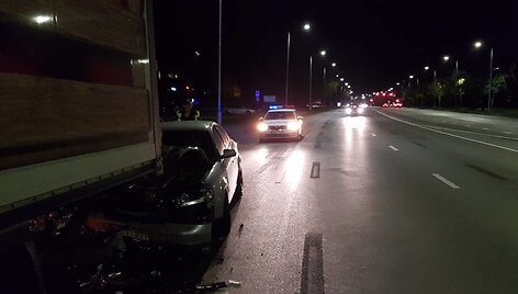 &bdquo;Audi A6&ldquo; ir vilkiko avarija Kauno Jonavos gatvėje