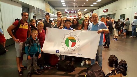 &bdquo;Hope for Football&ldquo; organizacija padeda beglobiams vaikams