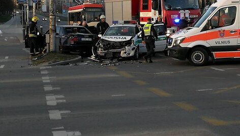 Policijos automobilio ir &bdquo;Audi&ldquo; avarija Vilniuje