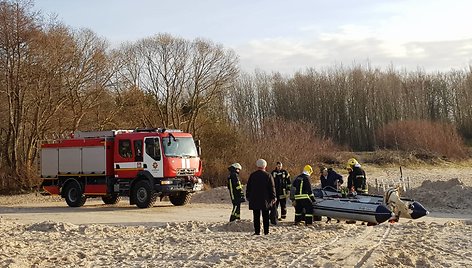 Baltijos jūroje ties Karkle iš valties iškrito žvejys