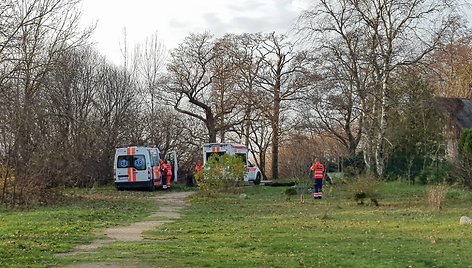 Baltijos jūroje ties Karkle iš valties iškrito žvejys