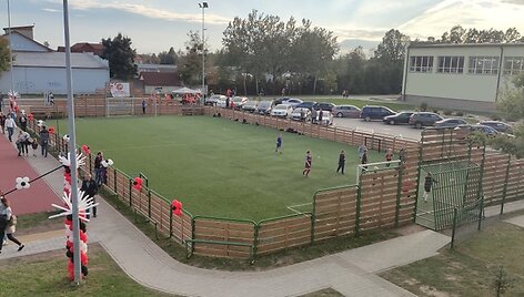 Garliavoje atidarytas tarptautinius reikalavimus atitinkantis stadionas
