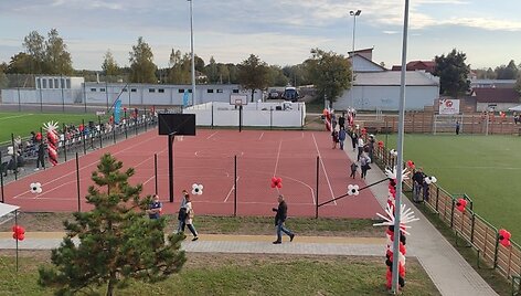 Garliavoje atidarytas tarptautinius reikalavimus atitinkantis stadionas