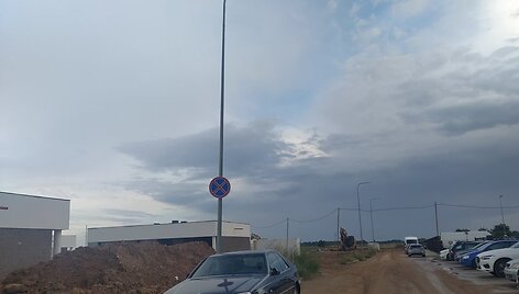 Purvinos gatvės &scaron;alia statybvietės Kauno rajone