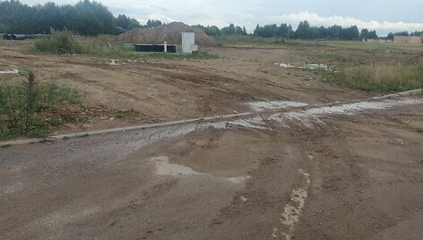 Purvinos gatvės &scaron;alia statybvietės Kauno rajone