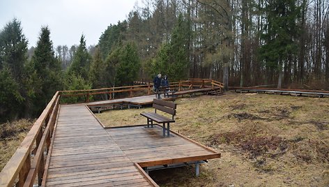 Atnaujintas Kadagių slėnio takas