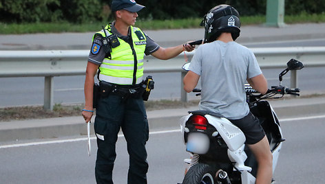 Kauno apskrities policijos patikrų metu nustatyti net 42 girti vairuotojai