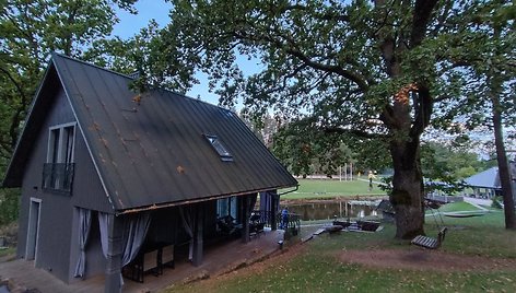 Leliugų kaimo turizmo sodyba „Po ąžuolais“