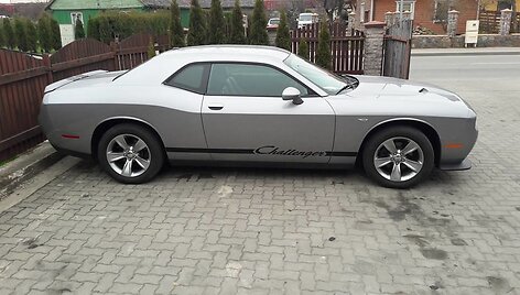 I&scaron; automobilių meistro kiemo Kretingoje pavogti &bdquo;Dodge&ldquo; automobiliai