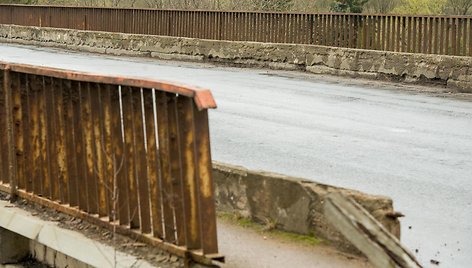 Kauno pašonėje kapitaliniam remontui uždaromas viadukas per geležinkelį