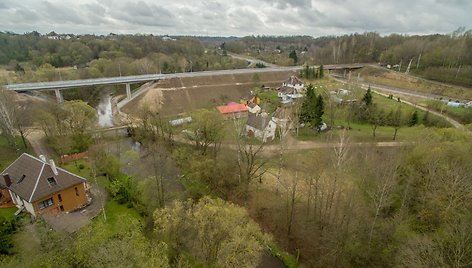 Kauno pašonėje kapitaliniam remontui uždaromas viadukas per geležinkelį