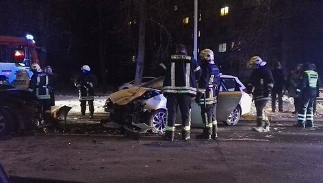 Vilniuje kaktomu&scaron;a susidūrė &bdquo;VW Golf&ldquo; ir &bdquo;Toyota&ldquo;