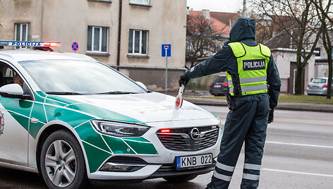 Kelių policijos reidas Tvirtovės alėjoje