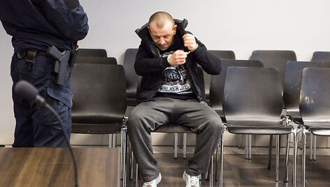 Kauno apygardos teisme tęsiama dviguba žmogžudyste kaltinamų vyrų byla