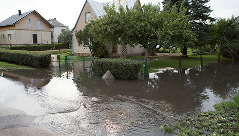 Garliavos gyventojai skęsta fekalijose