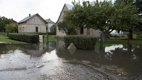 Garliavos gyventojai skęsta fekalijose