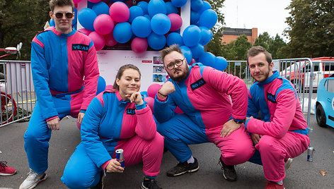 Nuotaikingi „Red Bull“ lenktynių dalyviai