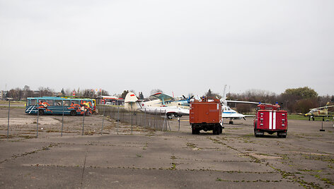 Senieji Kauno troleibusai S. Dariaus ir S. Girėno aerodrome