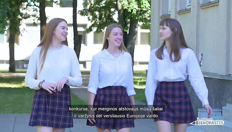 trys-gimnazistes-sukure-ekologiska-ir-ora-valancia-pagalvele