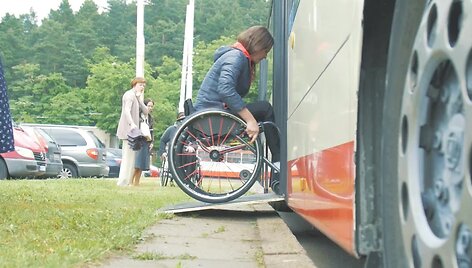viesojo-transporto-vairuotojai-pasijuto-neigaliuju-kailyje