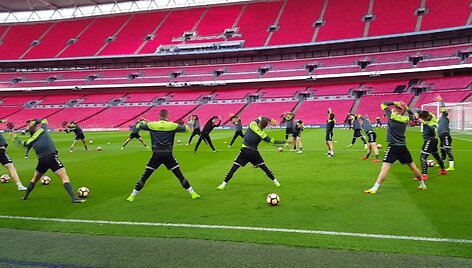 wembley-stadione-lietuvos-futbolo-rinktines-trenoruote