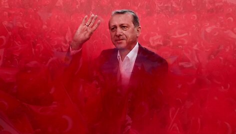 trerdoganas-svarbiausi-faktai-apie-vis-daugiau-galiu-igaunanti-turkijos-prezidenta