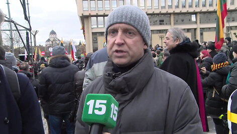 prie-seimo-ateje-zmones-piktinosi-parlamentaru-veiksmais