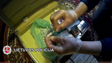 policija-viesina-vaizdus-is-kratos-broniaus-vysniausko-namuose