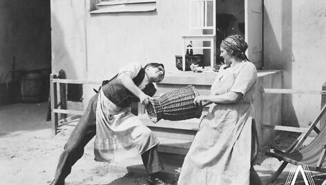 1931 m. filmo &bdquo;Onytė ir Jonelis&ldquo; kadras