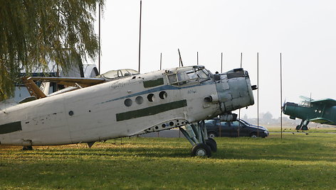 Senas An-2 lėktuvas Panevėžio aerodrome