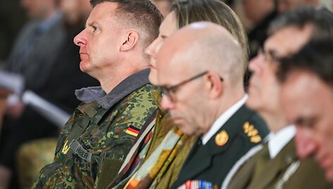 Vilniaus Arkikatedroje Bazilijoje buvo aukojamos &Scaron;v. Mi&scaron;ios už Pabradės poligone dingusius karius