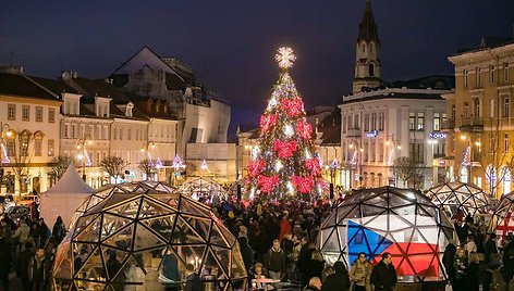 Spalvinga Kalėdų mugė Rotušės aikštėje