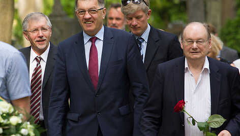 Prie&scaron; trejus metus Anapilin i&scaron;ėjo Algirdas Mykolas Brazauskas