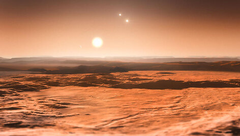 I&scaron; egzoplanetos &bdquo;Gliese 667Cd&rdquo; matomas dangaus skliautas dailininko akimis. Vir&scaron; žvaigždės matyti kitos dvi sistemos planetos, kurios gali būti tinkamos gyvybei