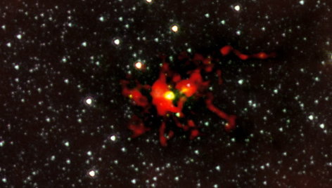 Vietą, kurioje gimsta itin masyvi žvaigždė, astronomai aptiko Normo žvaigždyne