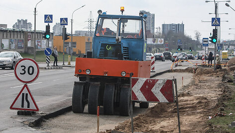 Įrengiant naujas vie&scaron;ojo transporto juostas platinamos Vilniaus gatvės