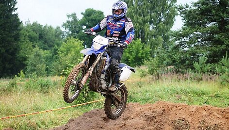 &bdquo;Enduro&ldquo; kroso varžybos Raguvėlėje