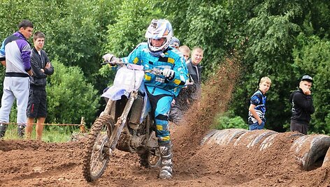 &bdquo;Enduro&ldquo; kroso varžybos Raguvėlėje