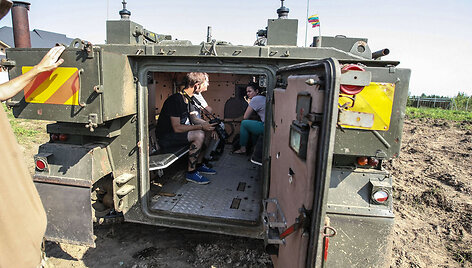 FV432