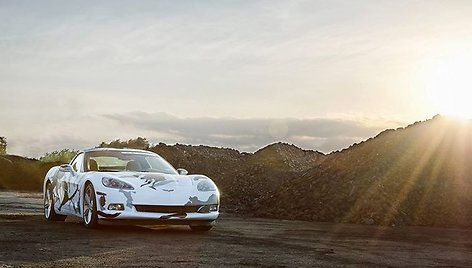 Maskuojančia plėvele papuoštas „Chevrolet Corvette“