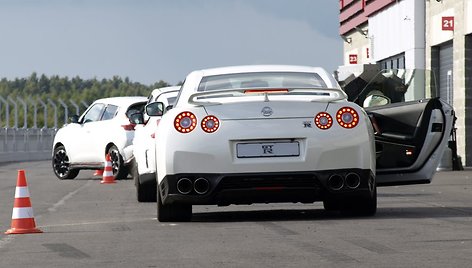 2013 m. „Nissan GT-R“ ir kompanija 