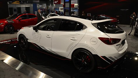 SEMA 2013: modernūs sportiniai automobiliai 