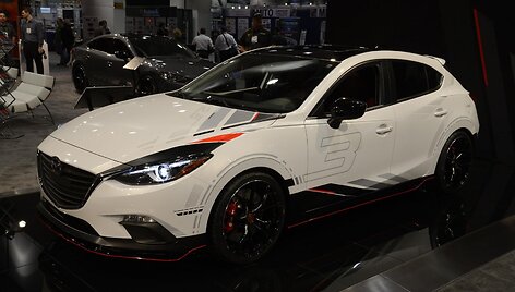 SEMA 2013: modernūs sportiniai automobiliai 