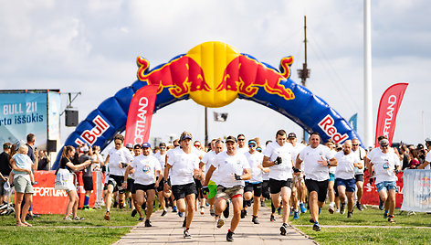 RED BULL 211 – multisporto estafetė Kuršių nerijoje. Nuotraukos: Mantas Repečka, Evelina Sabaliauskaitė, Lukas Grušečkas, Rokas Lukoševičius, Saulius Čirba.