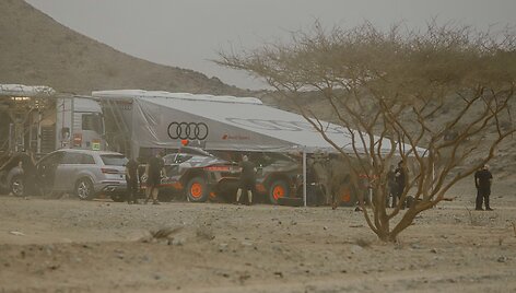 &bdquo;Audi RSQ e-tron&ldquo; testai Saudo Arabijoje