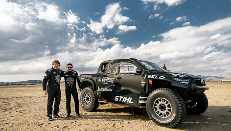 Atnaujintas „Toyota GR DKR Hilux“