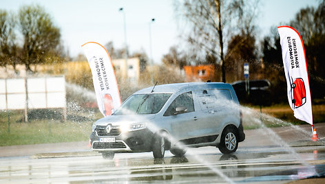 Komercinių automobilių bandymai