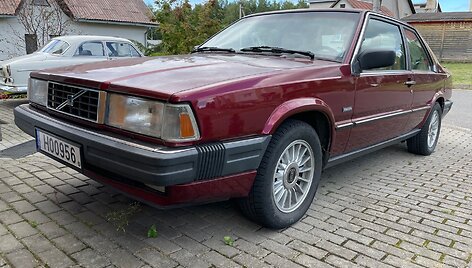 Istorinių automobilių ralio dalyviai