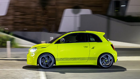 „Abarth 500e“ elektromobilis