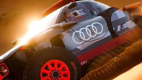 „Audi“ su „RS Q e-tron“